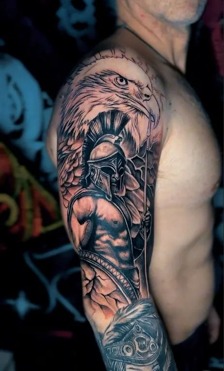 Tatuaje de realismo — guerrero espartano